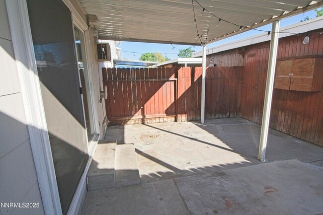 Building Photo - 111 Smithridge Park