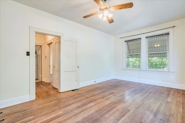 Building Photo - 1103 W 22nd St