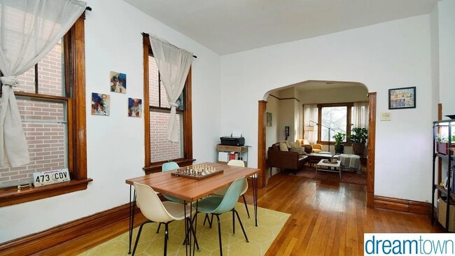 Building Photo - 2524 W Palmer St