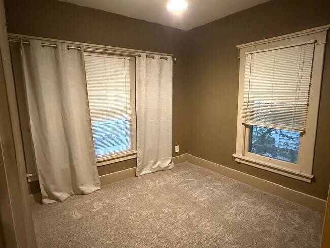 Building Photo - 826 Colorado St