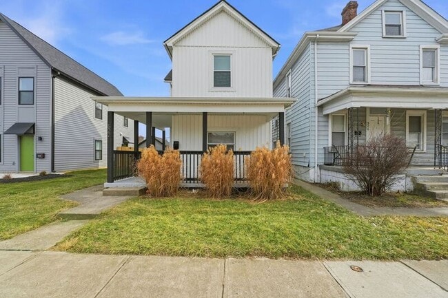 Building Photo - 522 Kelton Ave