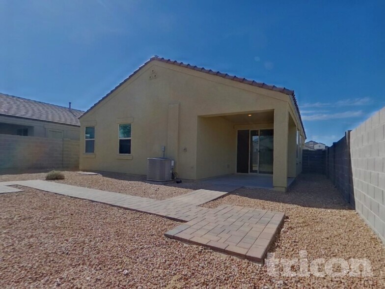 Building Photo - 31062 W Mulberry Dr