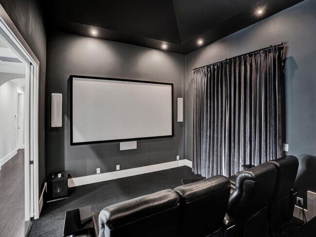 Building Photo - 12328 NW 69th Ct