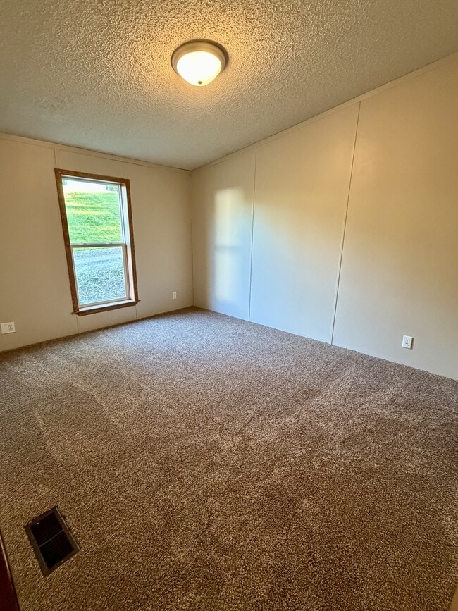 Building Photo - 3406 OH-83