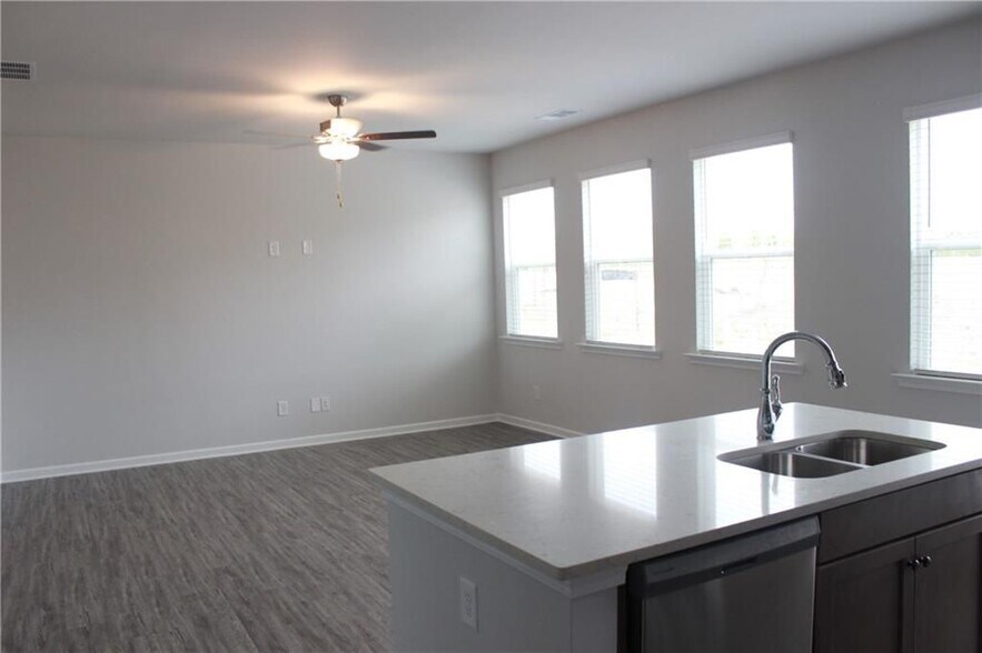 Building Photo - 82 Timber Pk Dr