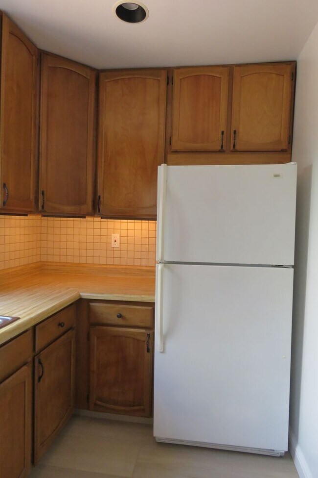 Building Photo - Noe Valley House - 3 beds-1.5 baths - VIEW - garage