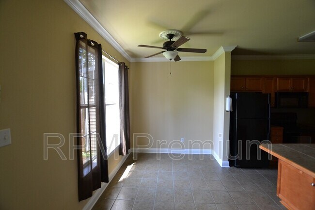 Building Photo - 2117 Cypress Hall Alley