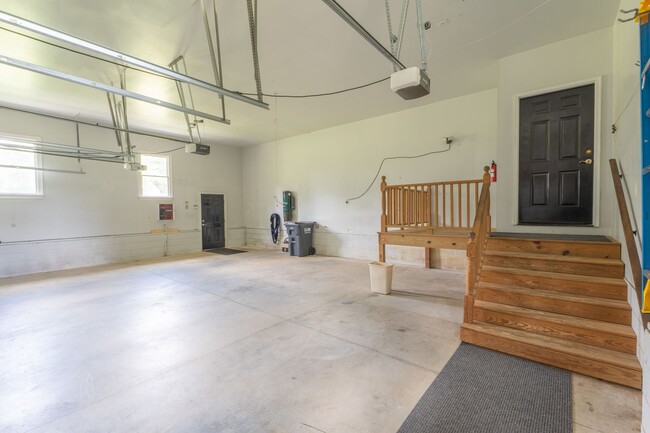 Building Photo - 785 Glenwood Dr