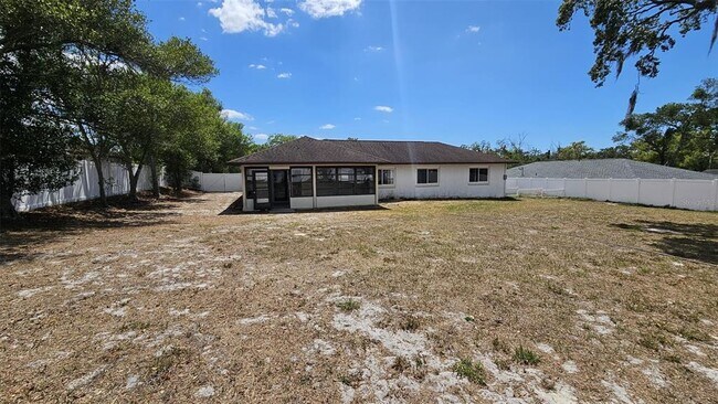 Building Photo - 1524 Newhope Rd
