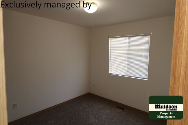 Building Photo - Very Nice Eagleridge Home! Pet Friendly