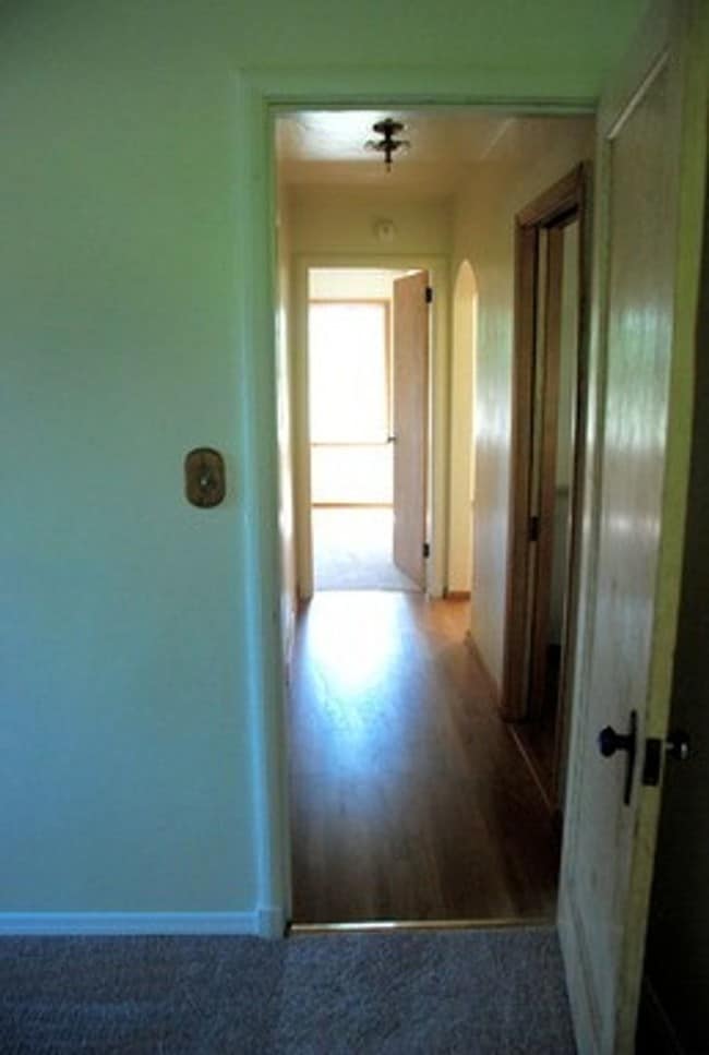 Building Photo - SEATTLE 4-Bedroom Home for RENT, Great Lay...