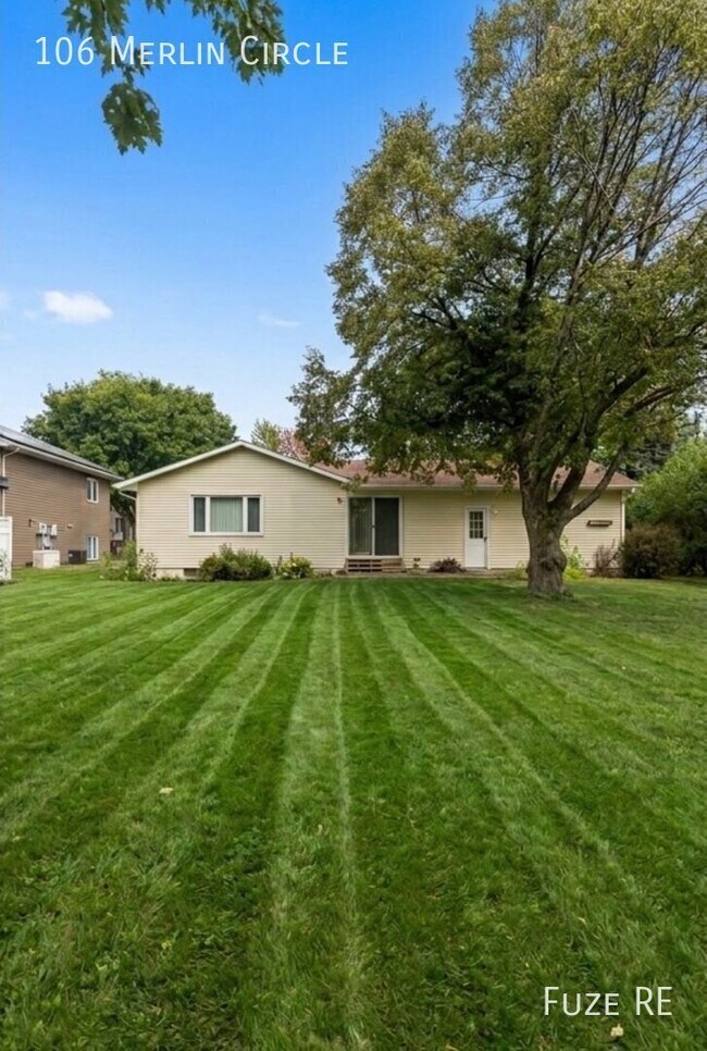 Building Photo - 106 Merlin Cir