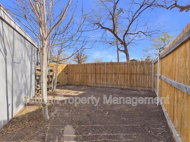 Building Photo - 2718 Duncan Dr