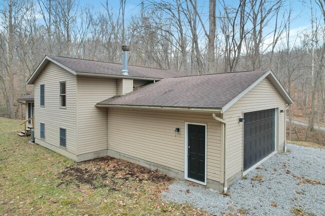 Building Photo - 1889 Wolverine Dr