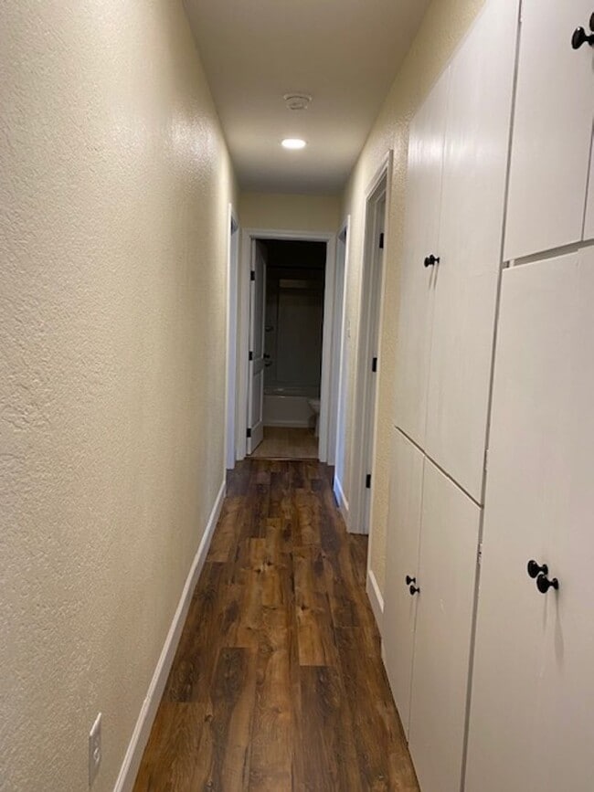 Building Photo - Pine Grove Home