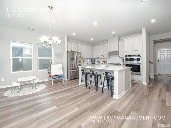 Building Photo - 112 Sweet Vine Wy