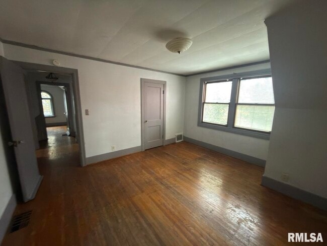 Building Photo - 3013 Knoxville Ave