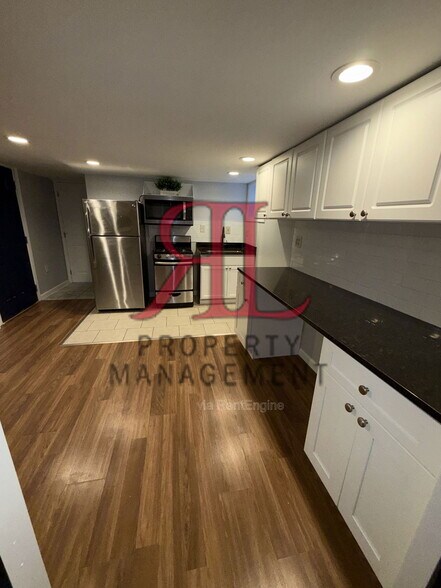 Building Photo - 722 Sheridan Ave