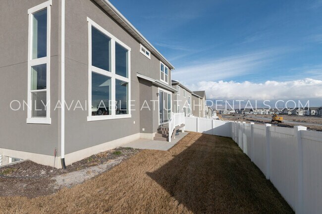 Building Photo - 3935 W 1700 N