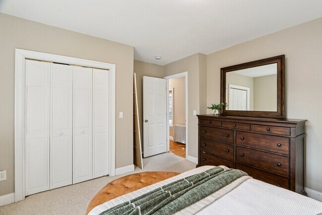 Building Photo - 39 Forest St