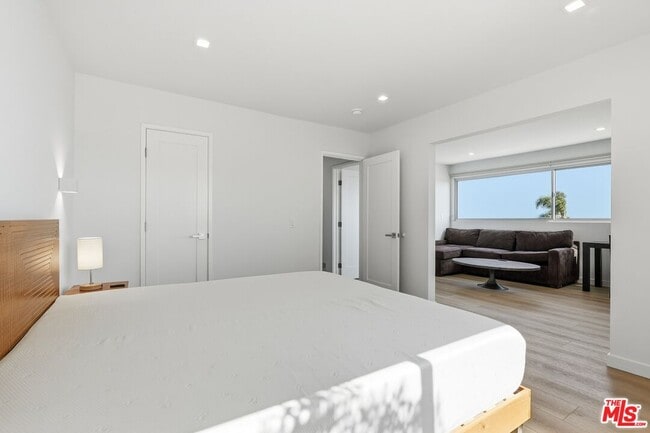 Building Photo - 18109 W Coastline Dr