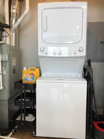 Building Photo - 9425 S Indiana Ave