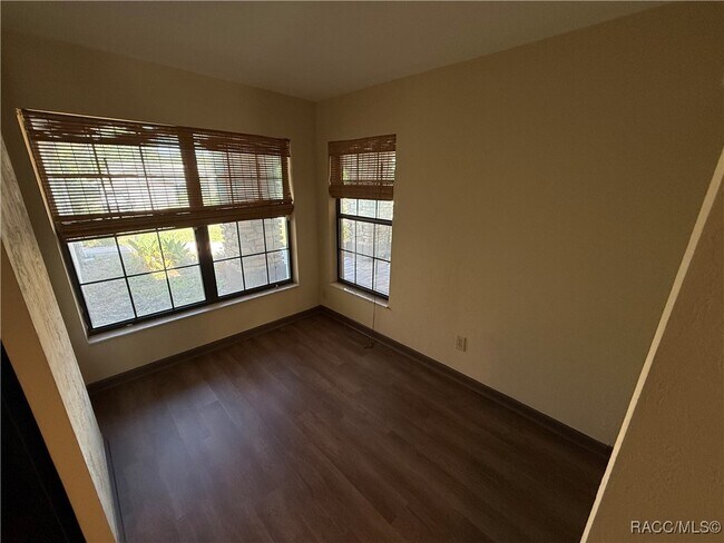 Building Photo - 3632 N Honeylocust Dr
