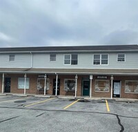 Building Photo - 1 Bedroom Apt with Parking Available in He...