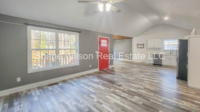 Building Photo - 1412 Stevenson Dr