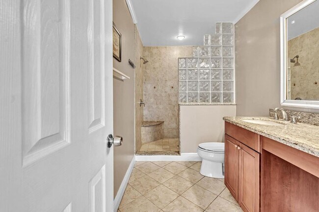 Building Photo - Beautiful 3 bedroom 2 bathroom Home in heart of  Delray Beach