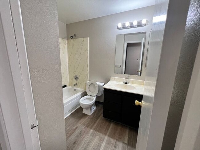 Building Photo - MOVE IN SPECIAL!! DEPOSIT MOVES YOU IN!!!