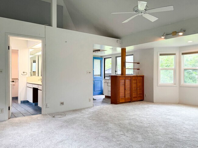 Building Photo - Available Now! Maunawili neighborhood - Adorable 2 bedroom cottage