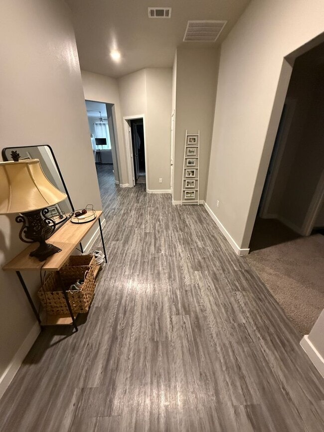 Building Photo - 3/2/2 in West Lubbock!