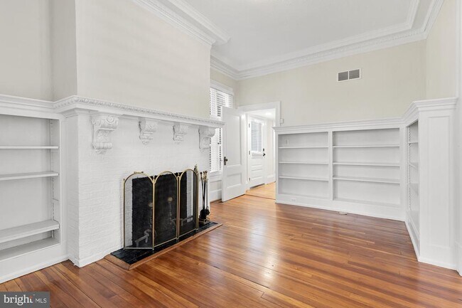 Building Photo - 4201 Bradley Ln