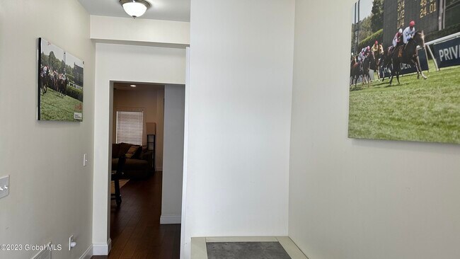 Building Photo - 316 Ballston Ave