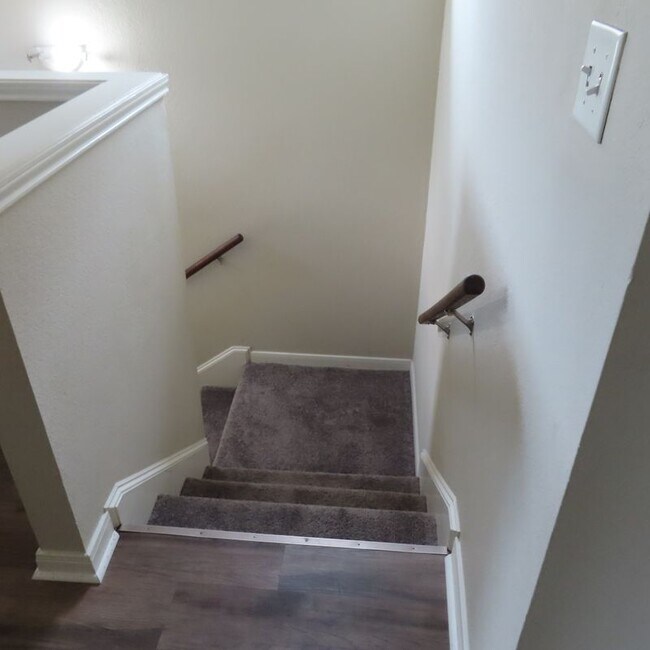 Building Photo - 4107 McFarland Dr