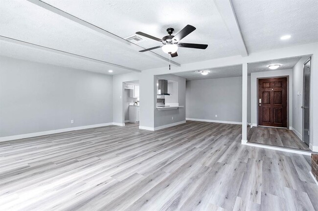 Building Photo - 519 Fawnwood Dr