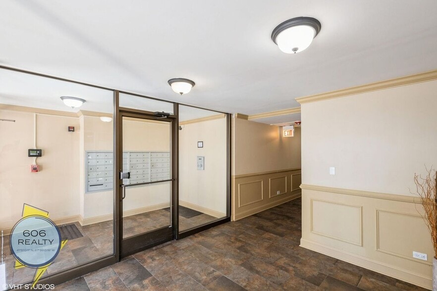 Building Photo - 7300 W North Ave