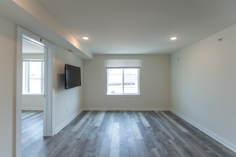 Building Photo - 3209 Spring Garden St
