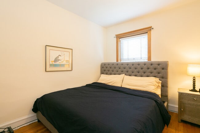 Building Photo - 3338 N Wolcott Ave