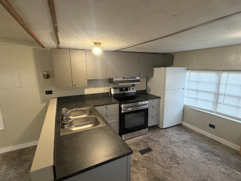 Building Photo - 129 Edwards St SE