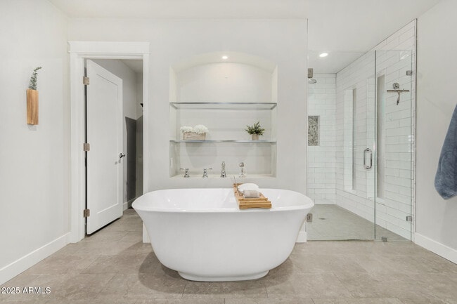 Building Photo - 3750 E Garden Dr