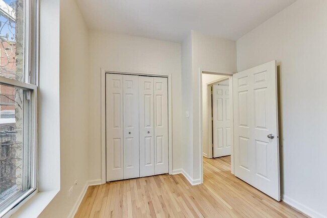 Building Photo - 1519 N Hudson Ave