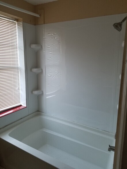 Building Photo - 2379 Lumber Ave