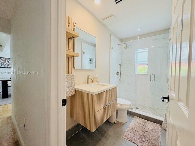 Building Photo - 11 Veragua Ave