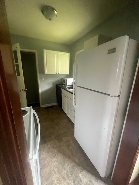 kitchen - 1604 N New York Ave