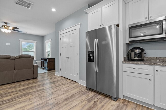 Building Photo - Charming 3-Bedroom Home in Suffolk!