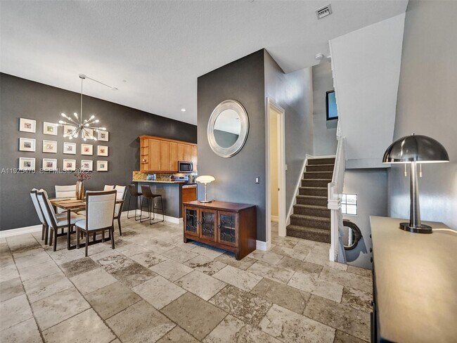 Building Photo - 2356 Wilton Dr