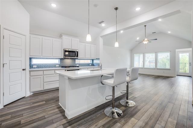 Building Photo - 710 Creekview Ln