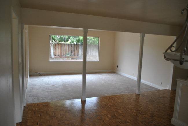 Building Photo - 778 Bend Ave